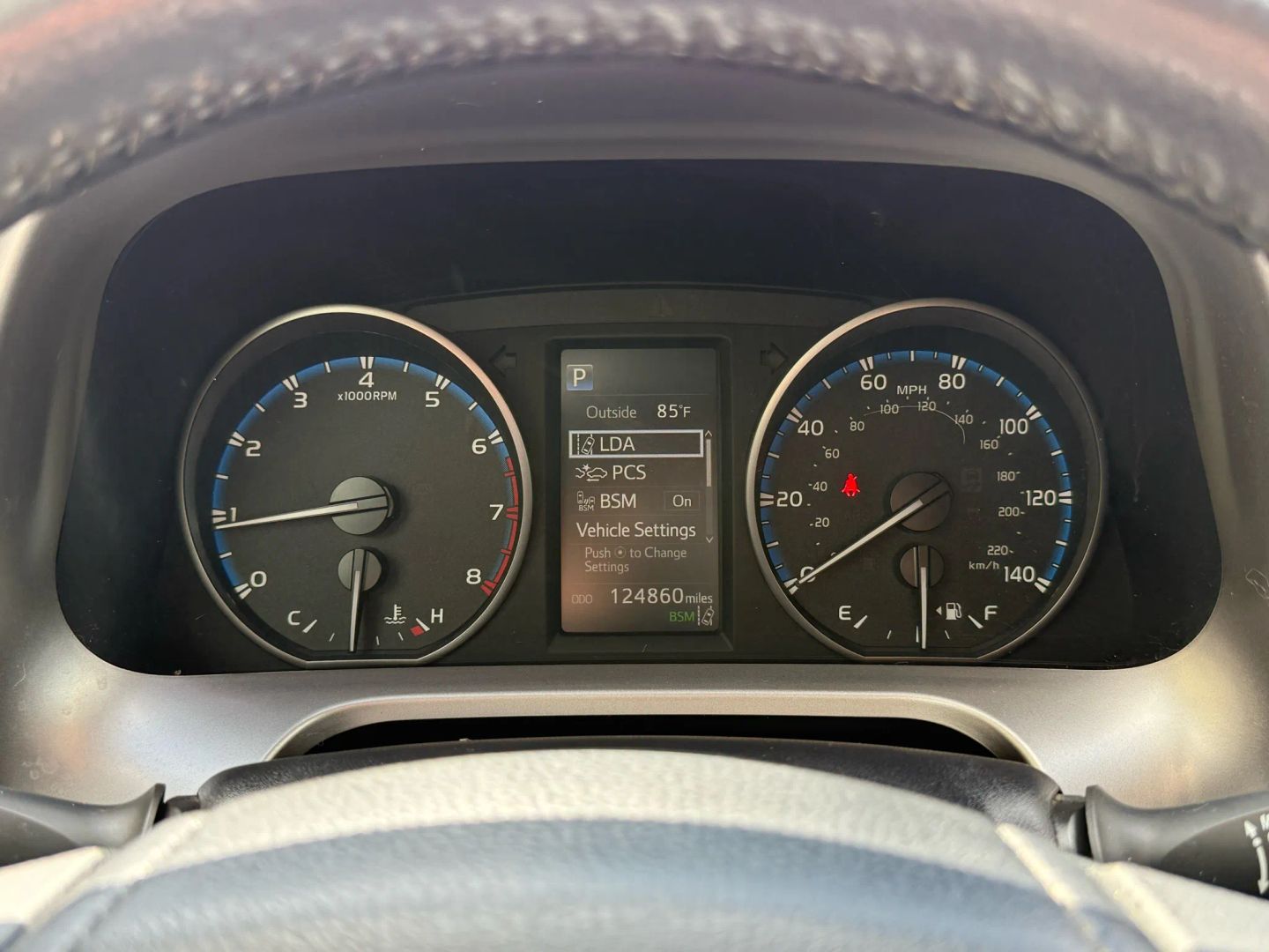 2017 Toyota Rav4 - Image 31