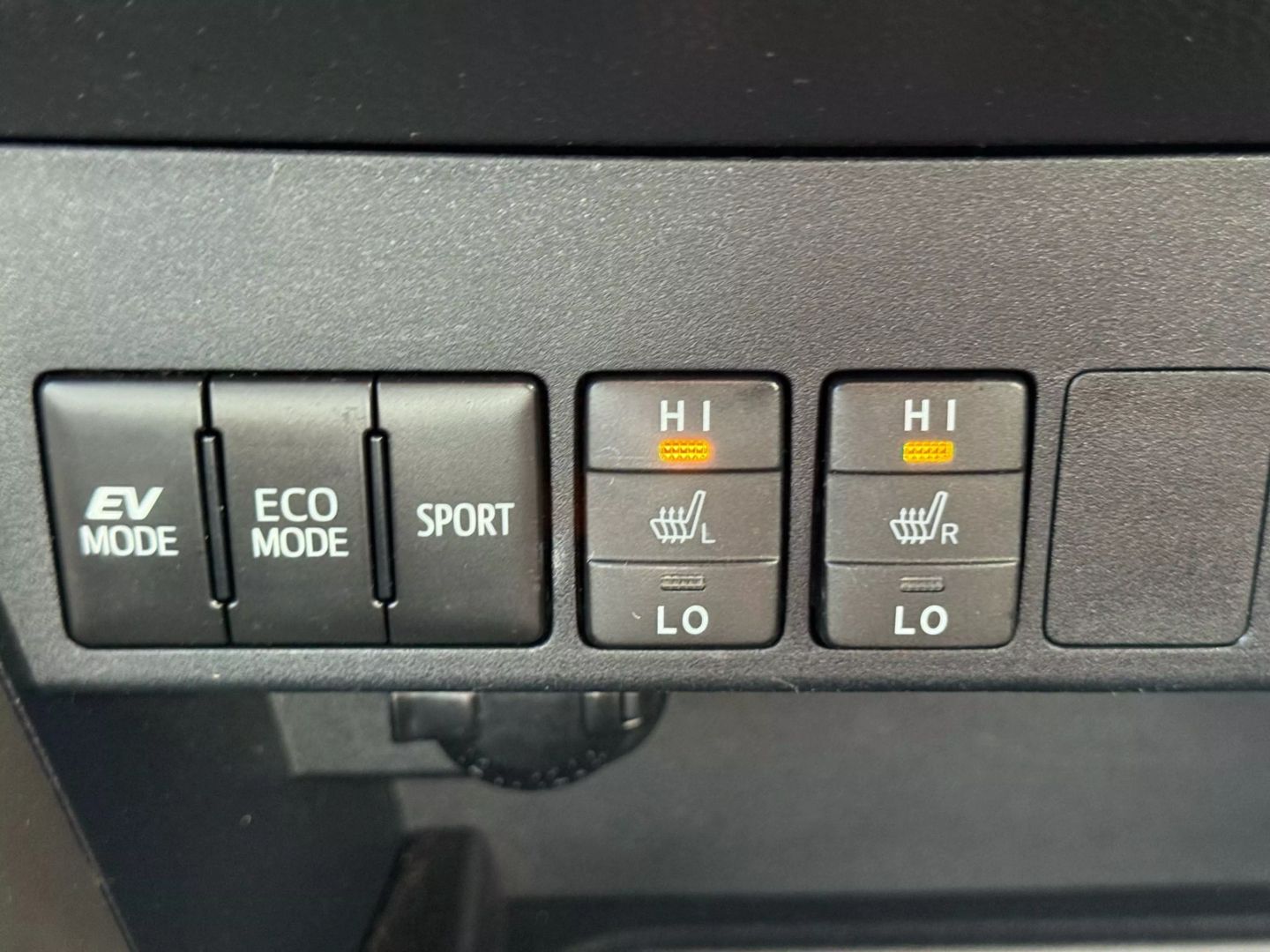 2018 Toyota Rav4 Hybrid - Image 29