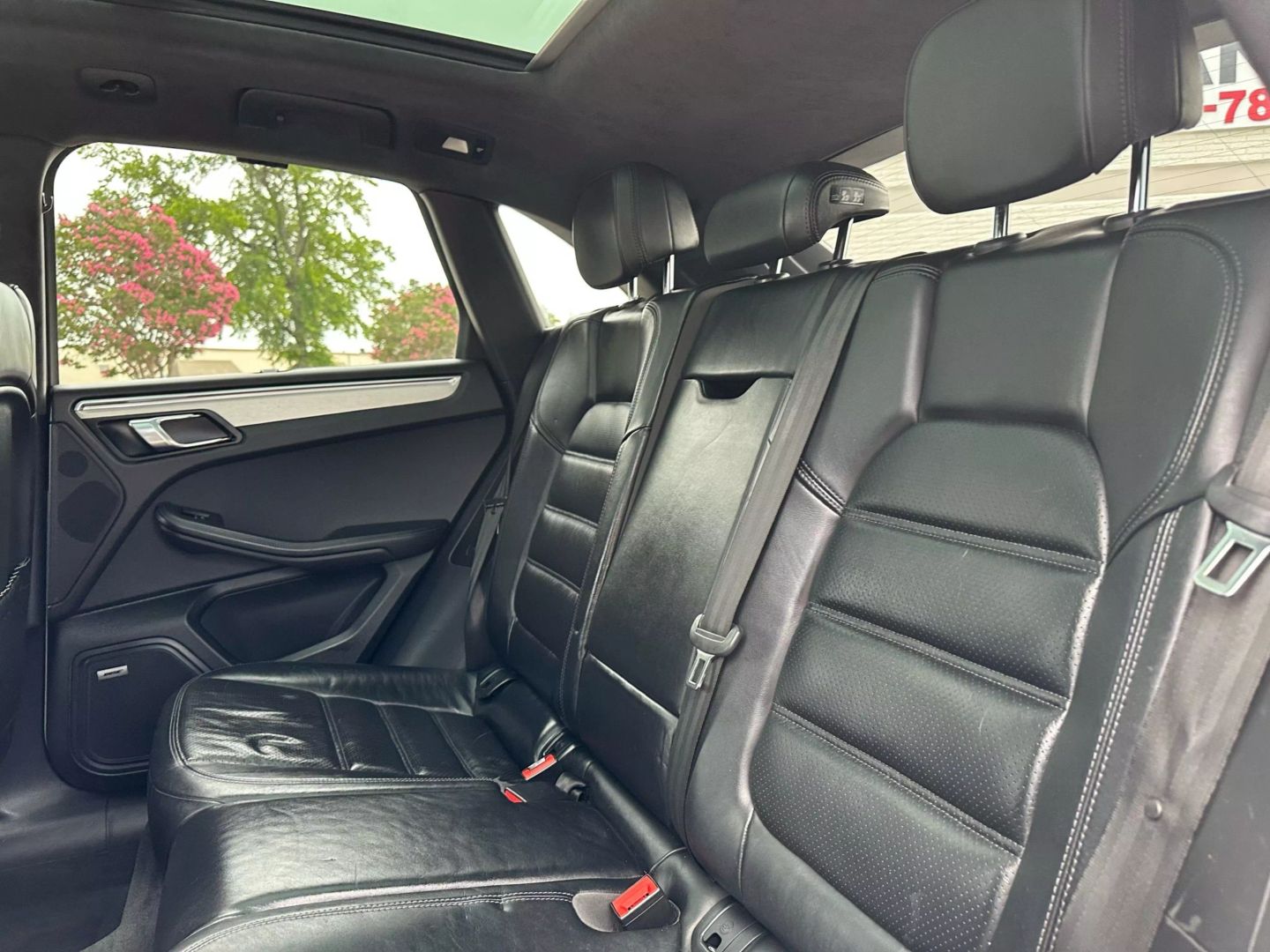 2015 Porsche Macan - Image 21