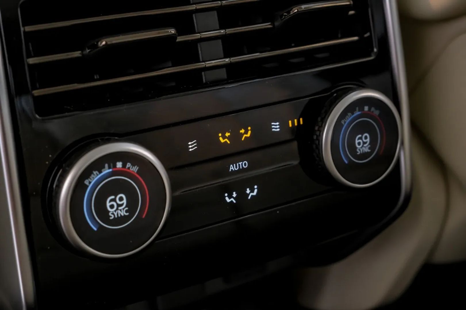 2024 Land Rover Range Rover - Image 33
