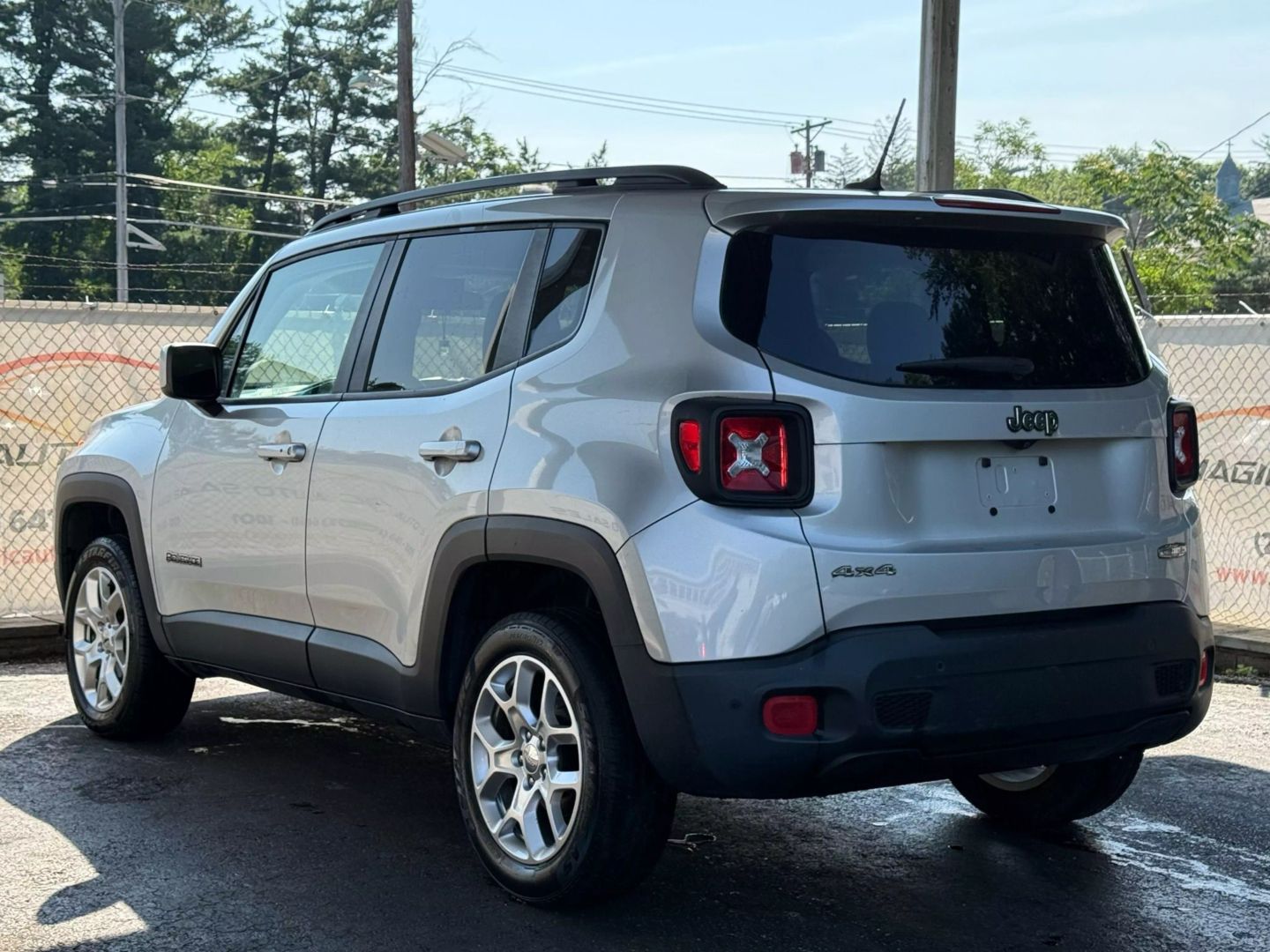 2016 Jeep Renegade - Image 9