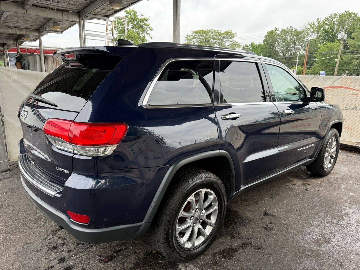 2015 Jeep Grand Cherokee - Image 12