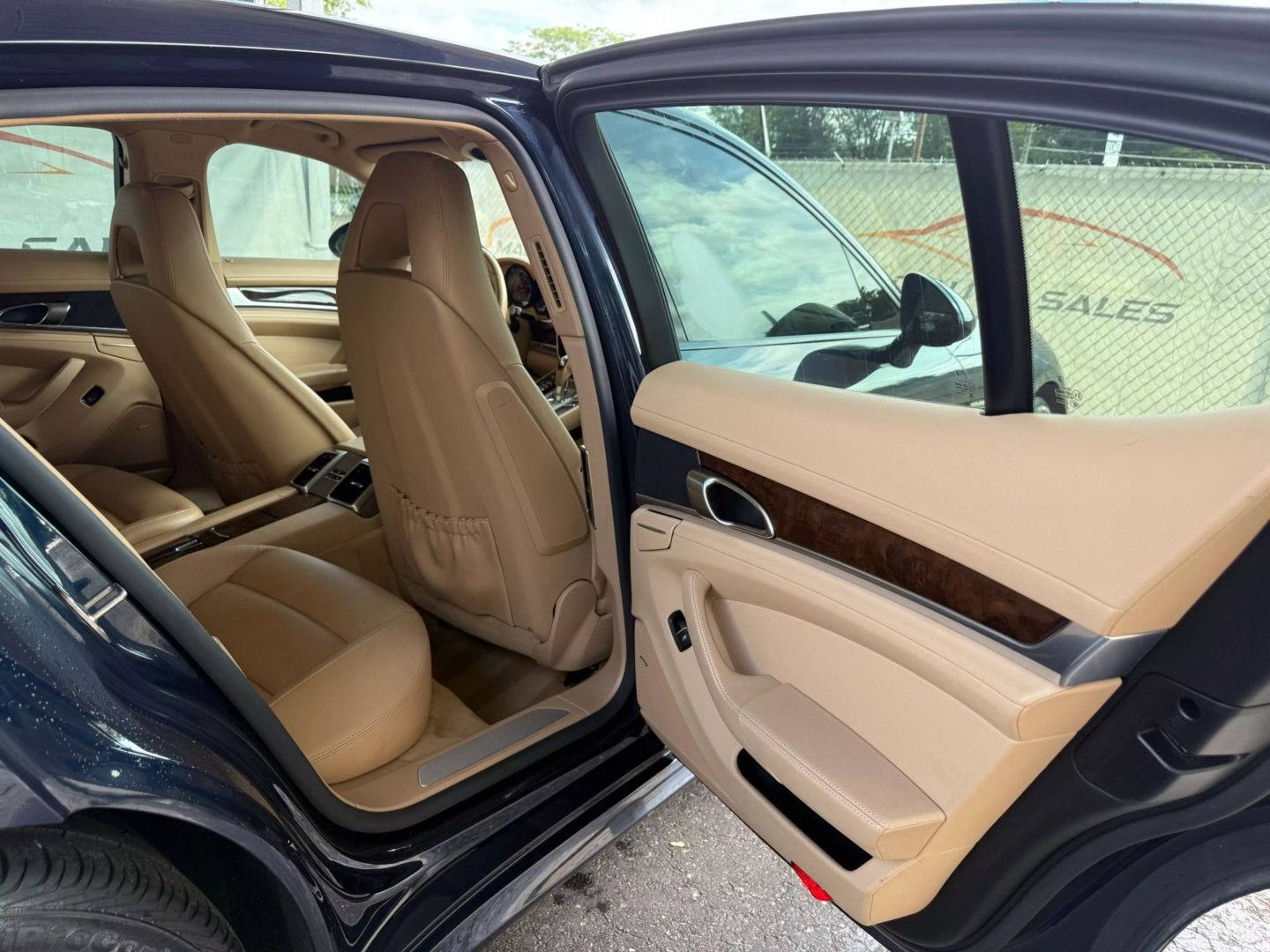 2015 Porsche Panamera - Image 21