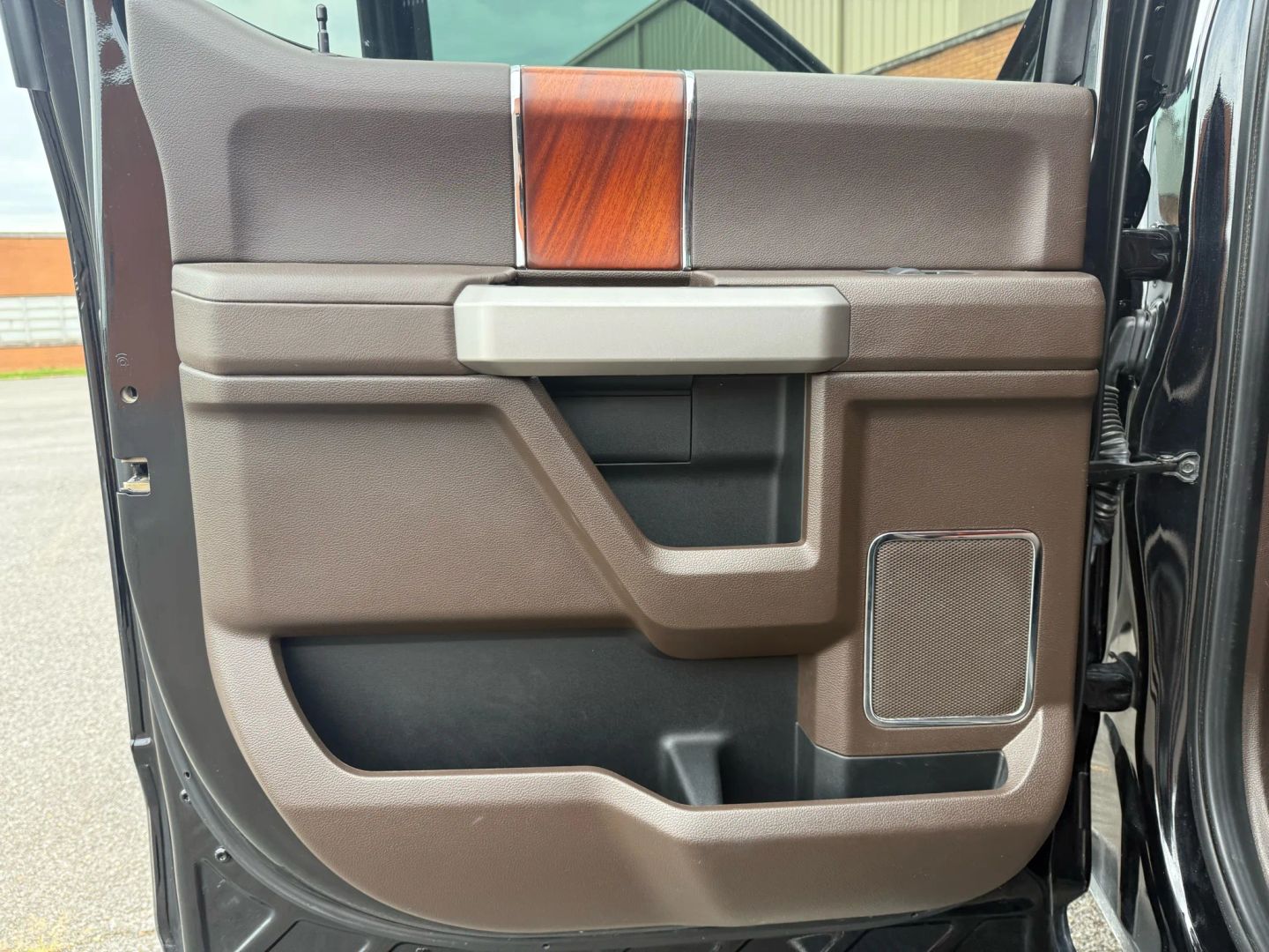 2020 Ford F250 Super Duty Crew Cab - Image 15