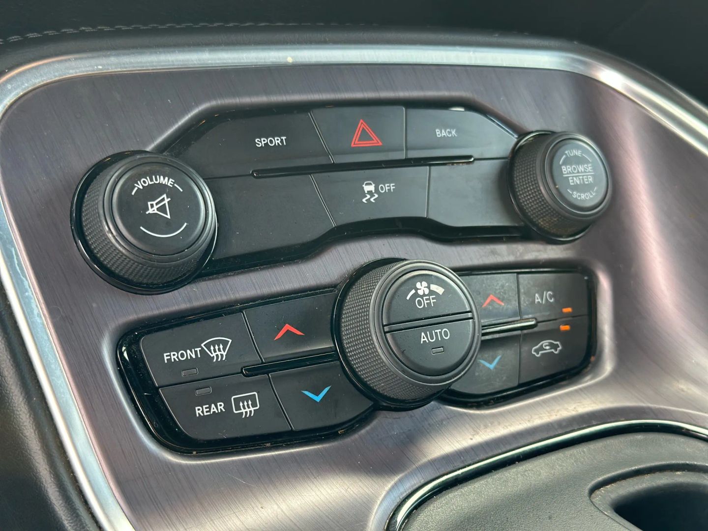 2015 DODGE CHALLENGER COUPE V6, 3.6 LITER SXT COUPE 2D