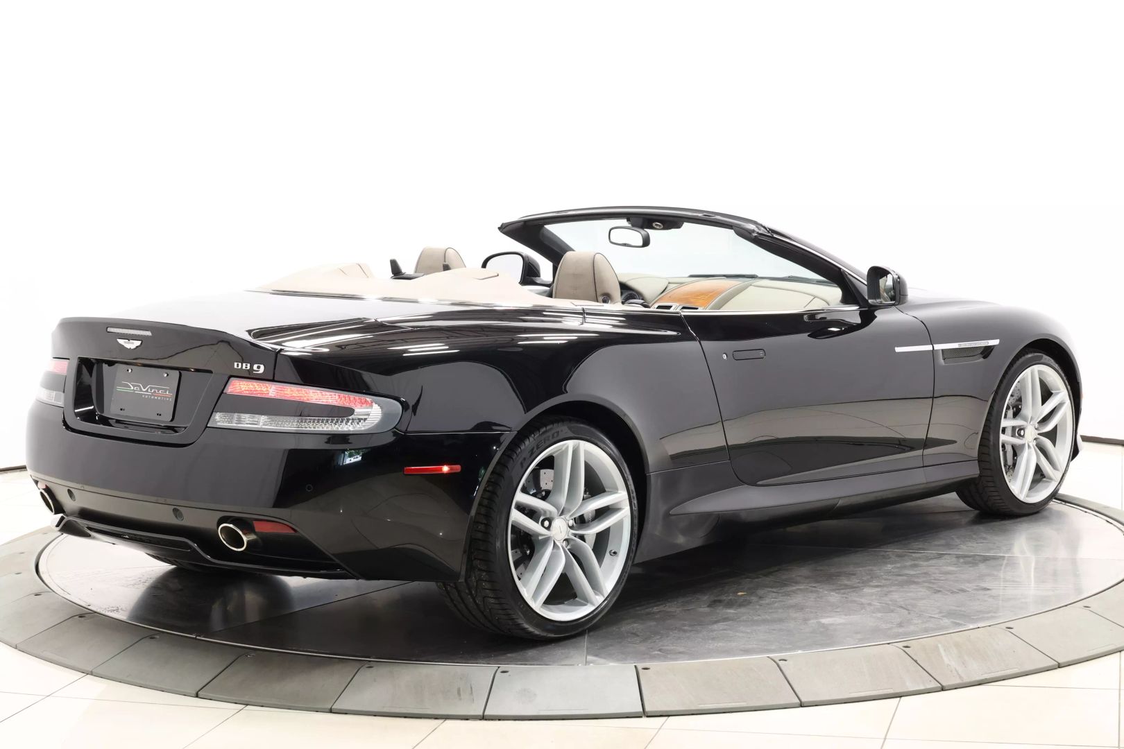 2015 Aston Martin Db9 - Image 4