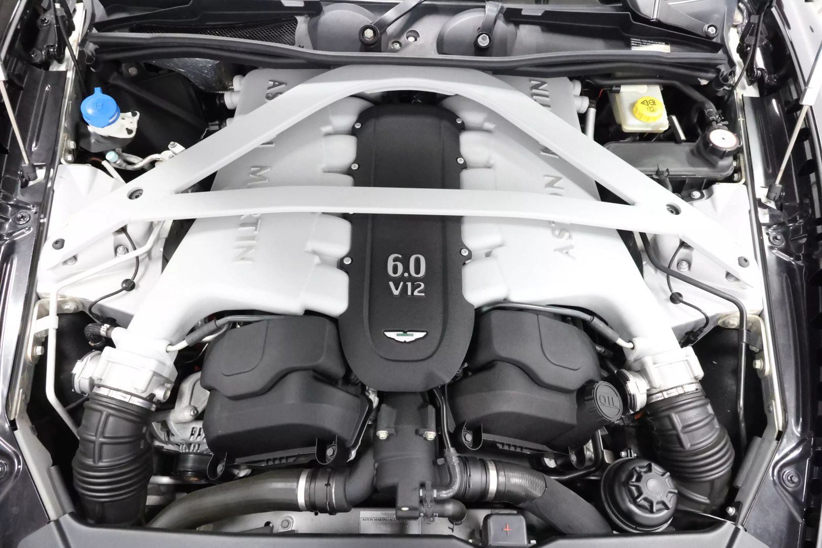 2015 Aston Martin Db9 - Image 89