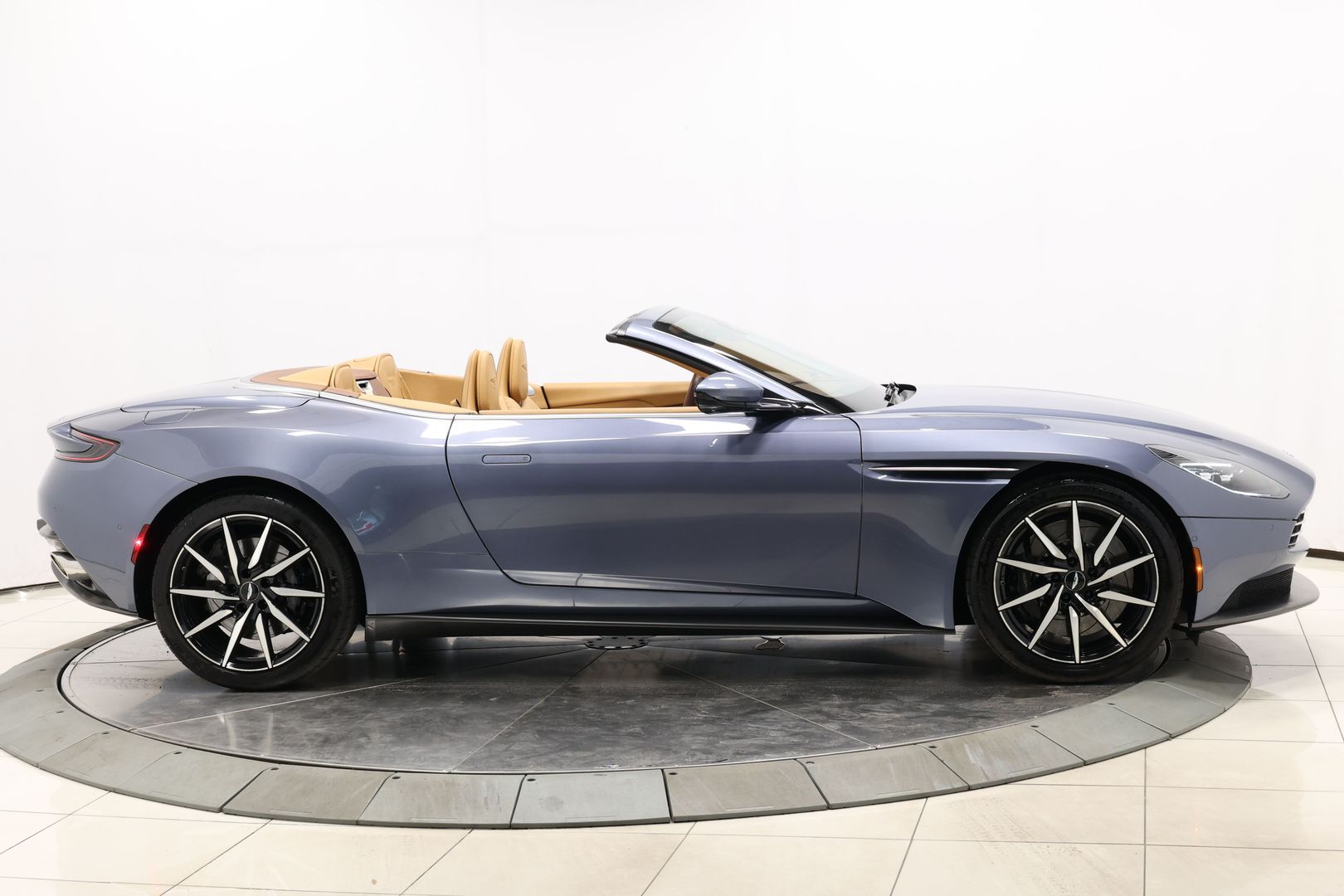 2019 Aston Martin Db11 - Image 61