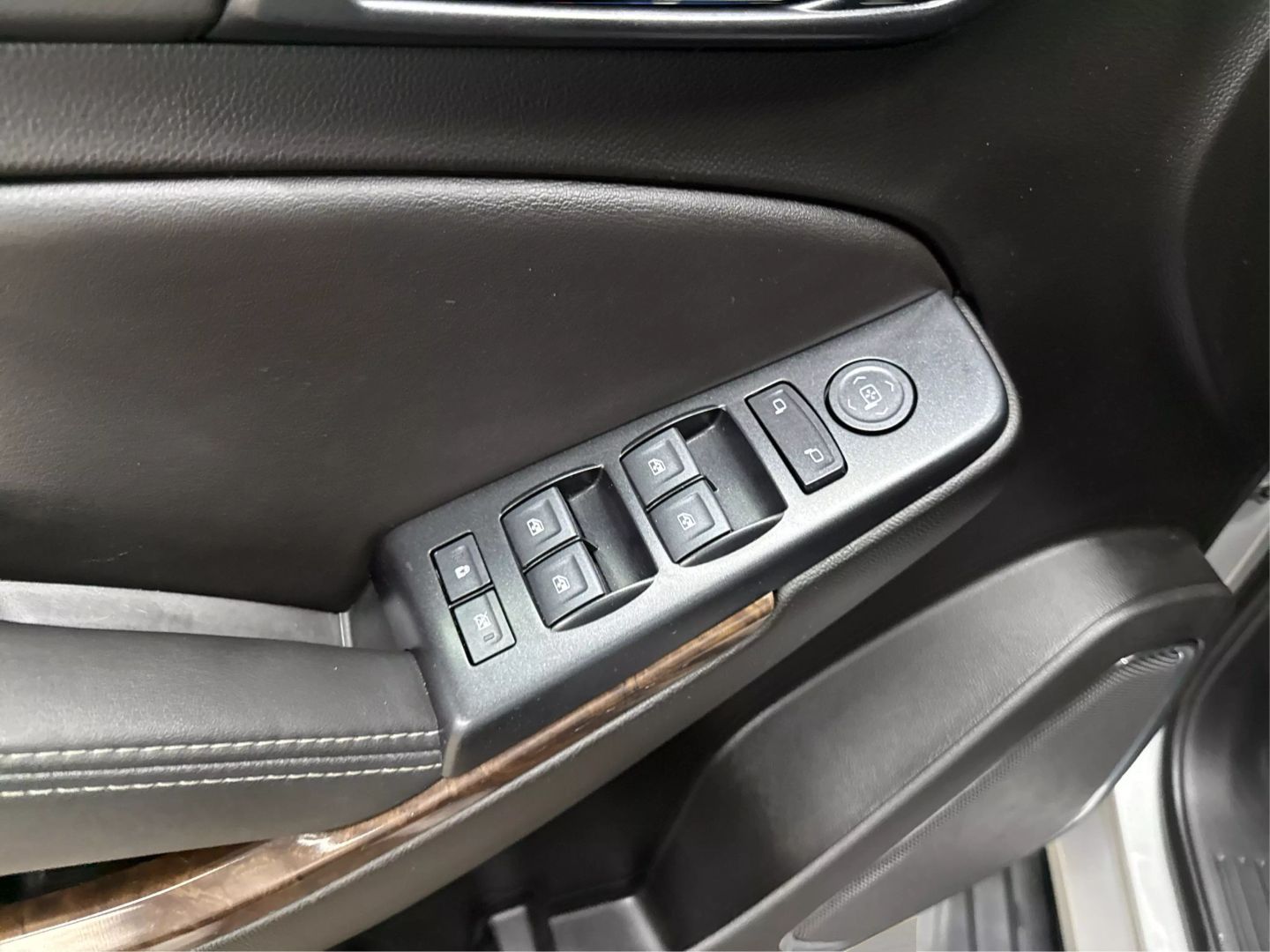 2019 Chevrolet Tahoe - Image 25