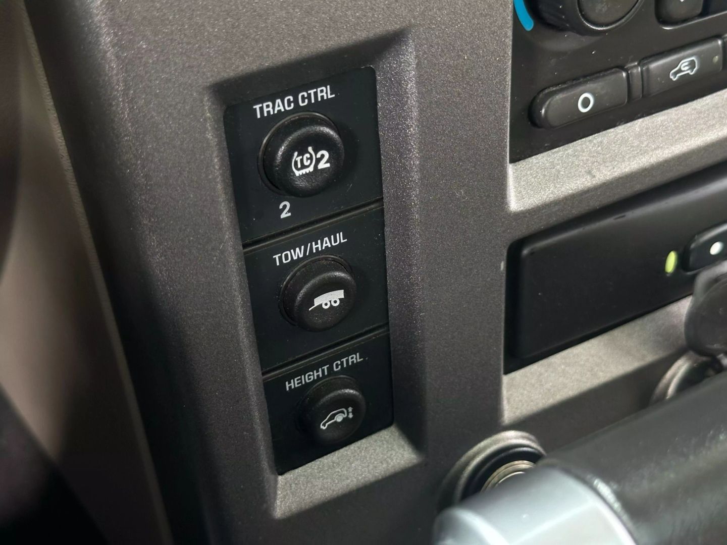 2003 Hummer H2 - Image 36