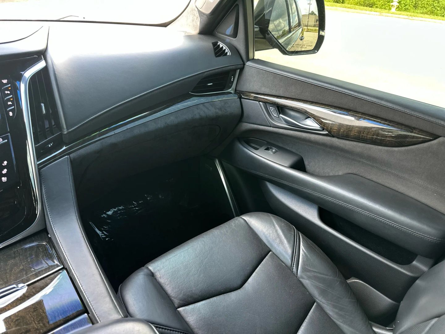 2016 CADILLAC ESCALADE SUV V8, 6.2 LITER PLATINUM SPORT UTILITY 4D