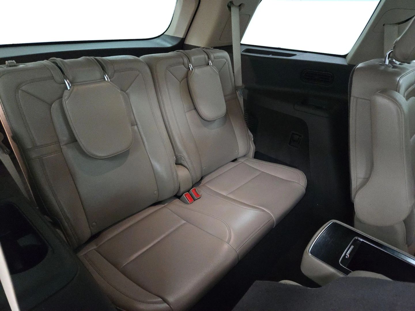 2020 Lincoln Aviator - Image 32