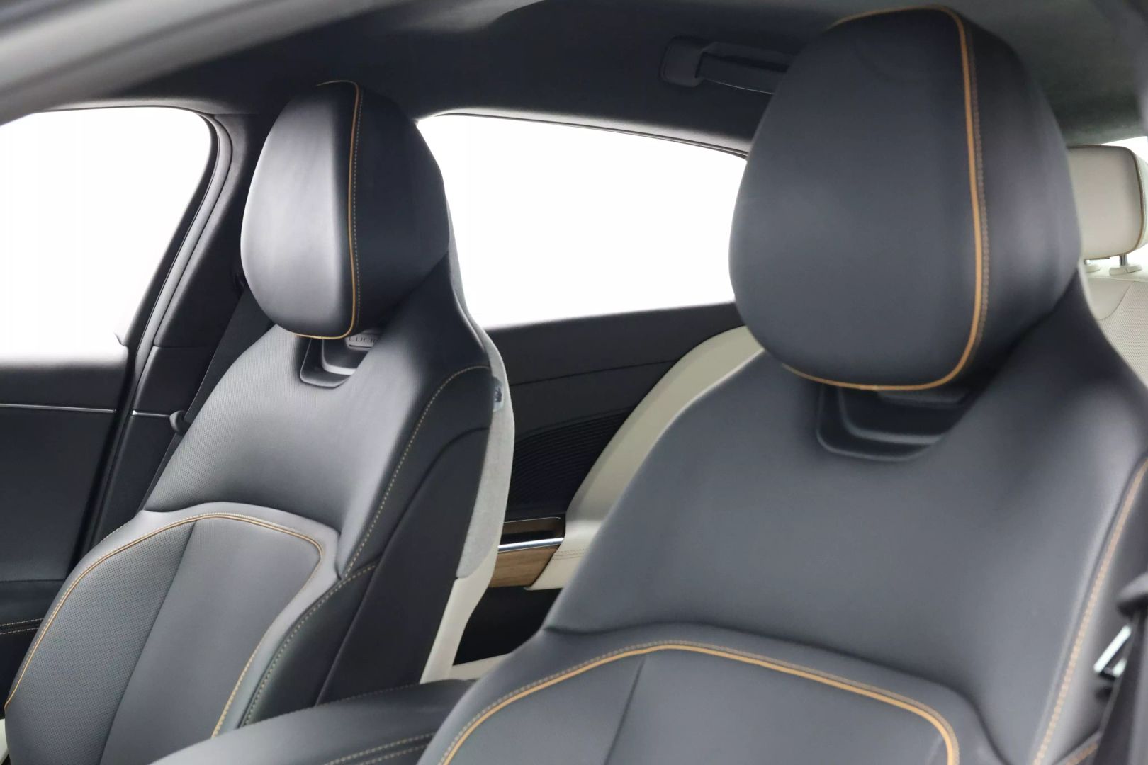2025 Lucid Air - Image 14