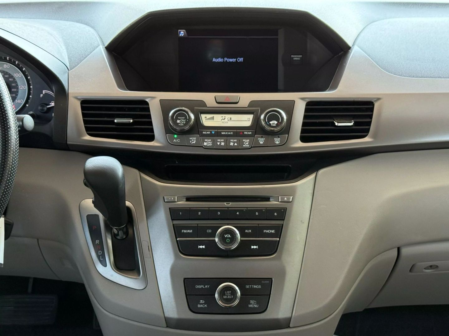 2017 Honda Odyssey - Image 27