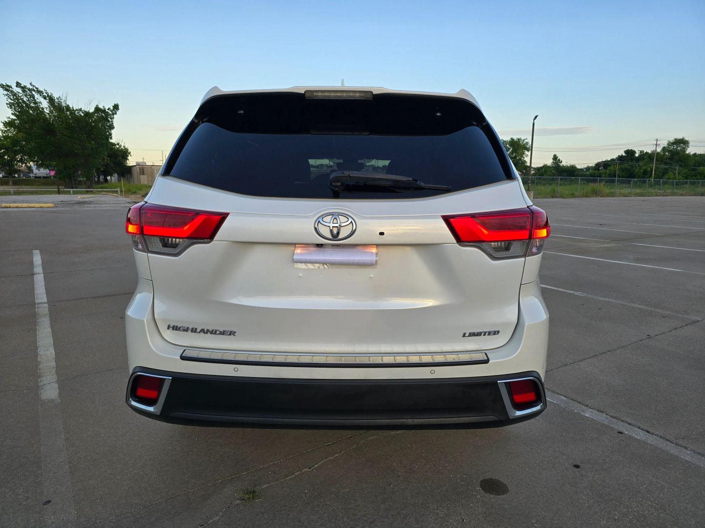 2018 Toyota Highlander - Image 10