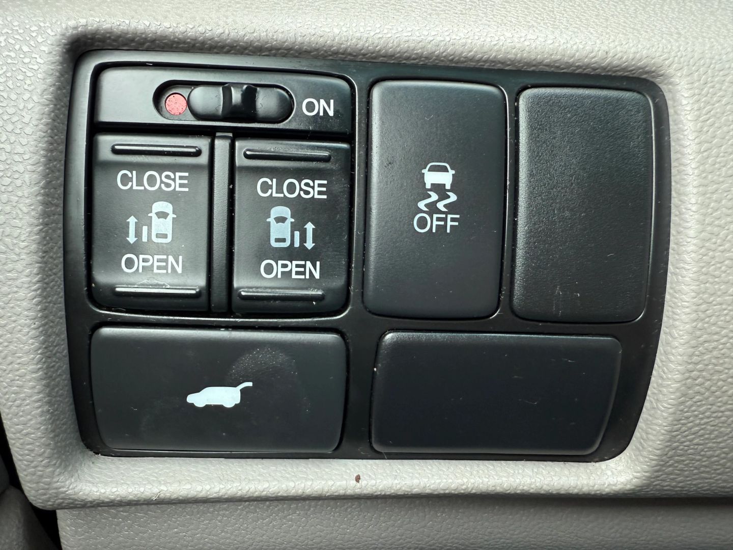 2011 Honda Odyssey - Image 18