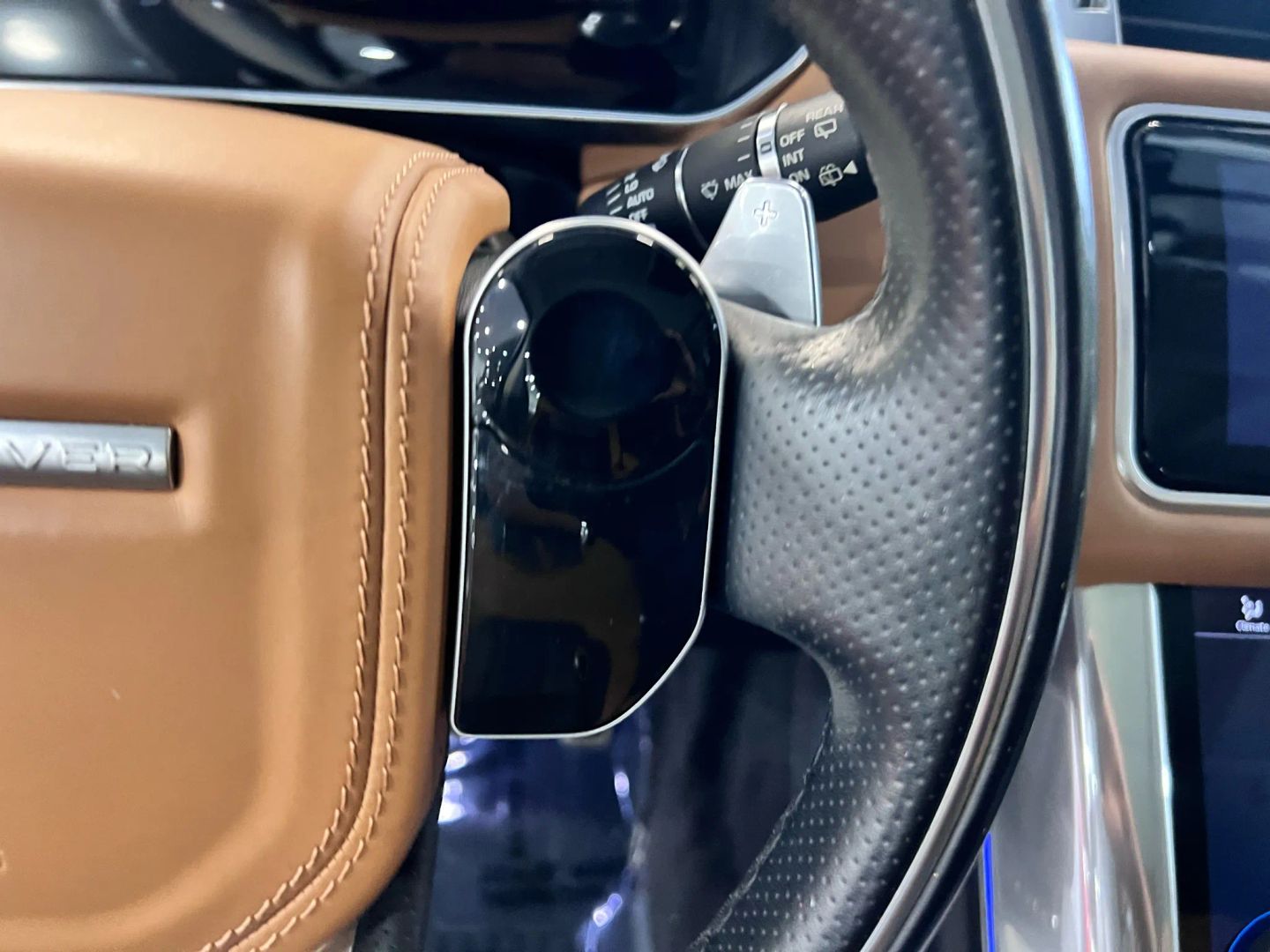 2018 Land Rover Range Rover Sport Hse Dynamic Sport Utility 4d - Image 17