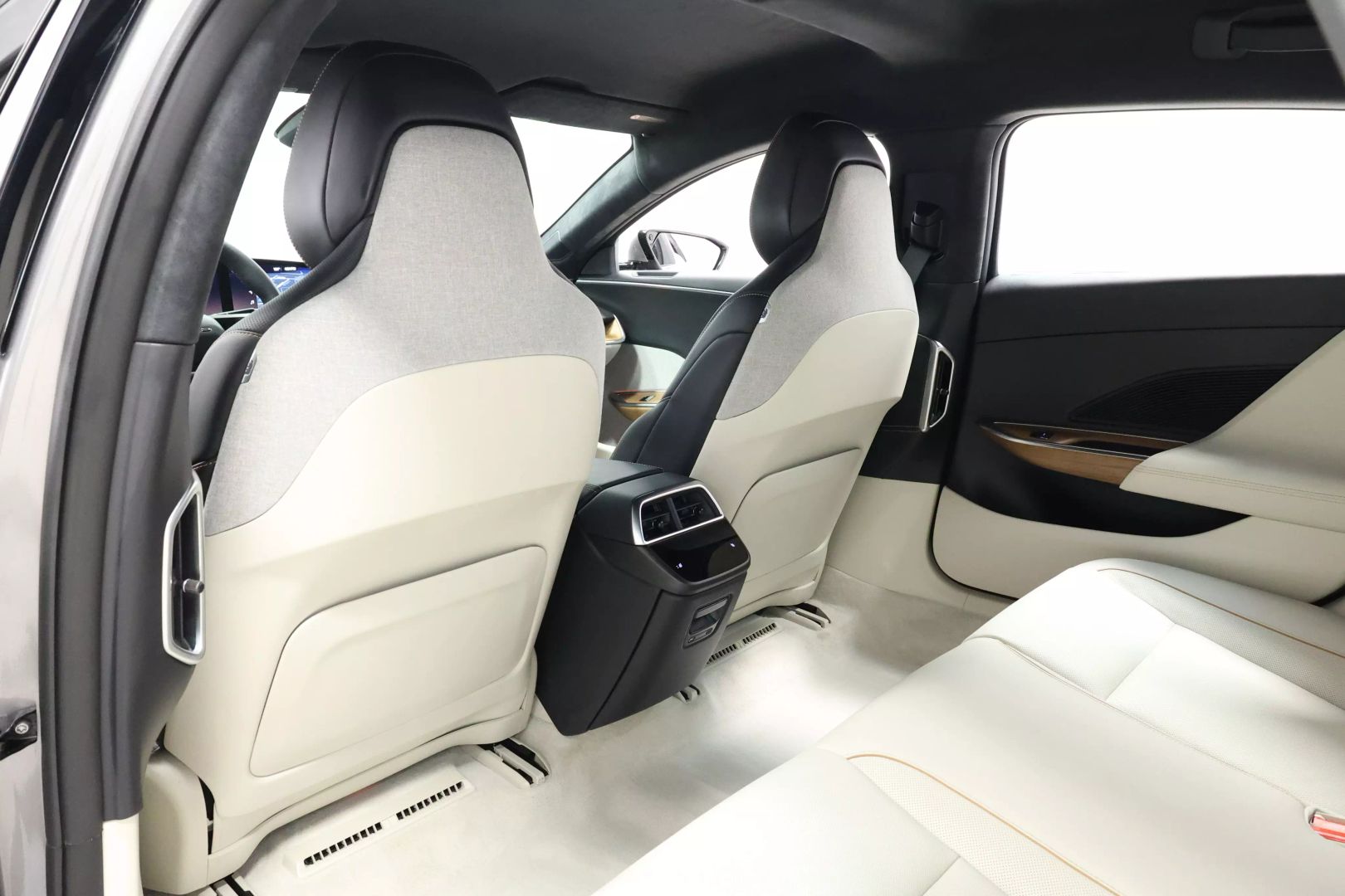 2025 Lucid Air - Image 62