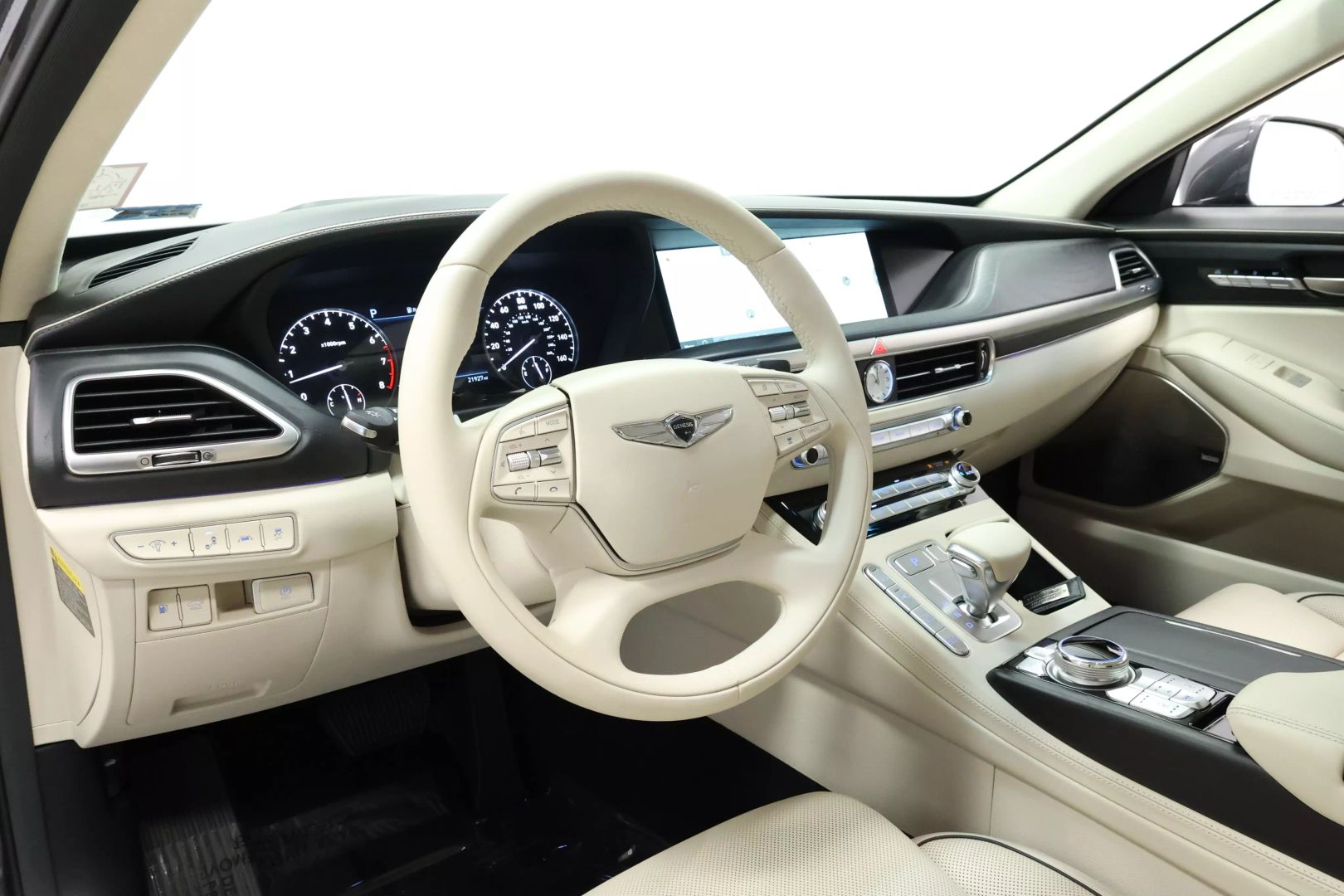 2020 Genesis G90 - Image 2