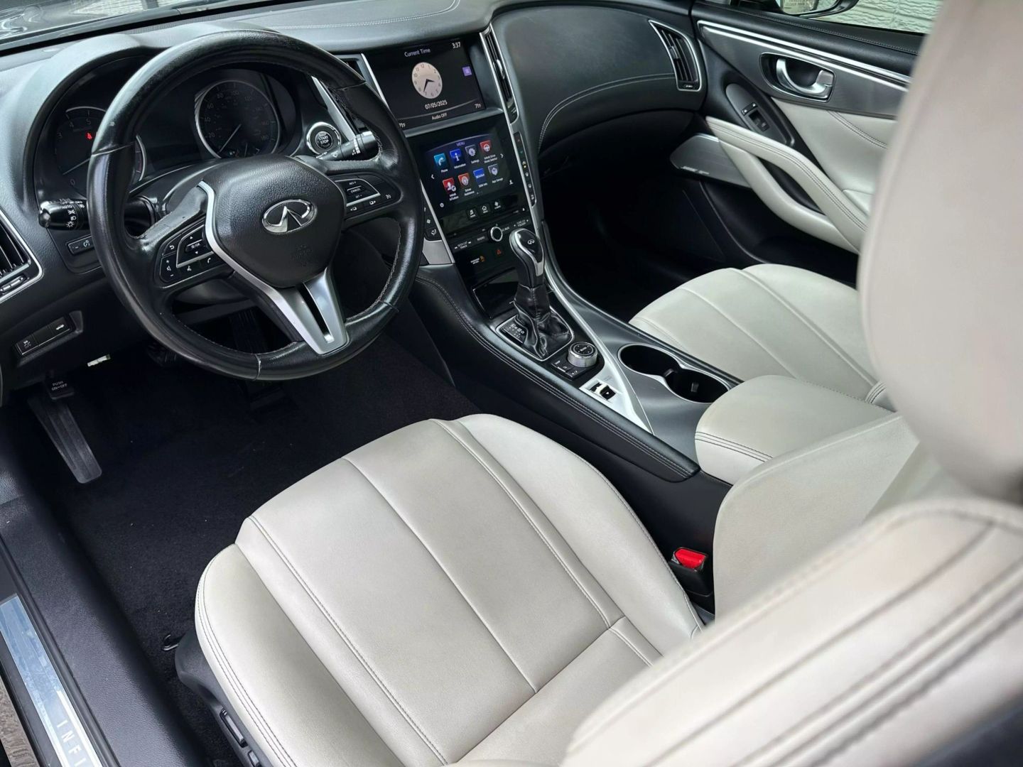 2019 Infiniti Q60 - Image 12