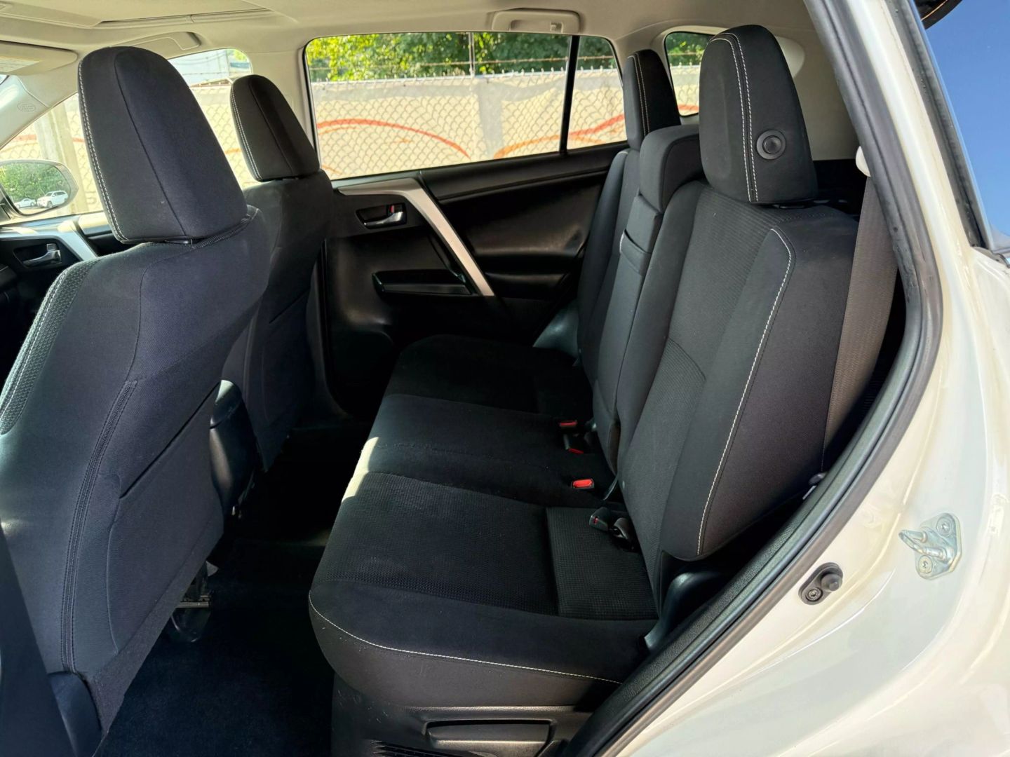 2018 Toyota Rav4 Hybrid - Image 18