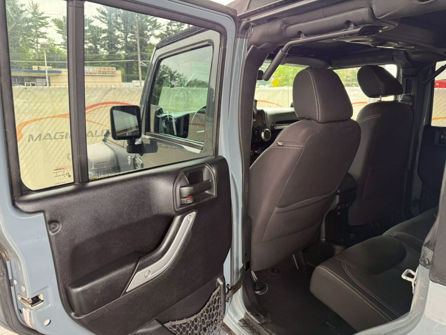 2014 Jeep Wrangler - Image 17