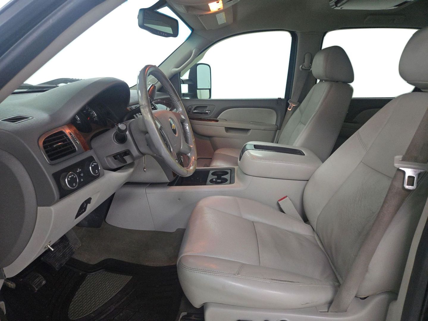 2012 Chevrolet Silverado 3500 Hd Crew Cab - Image 9