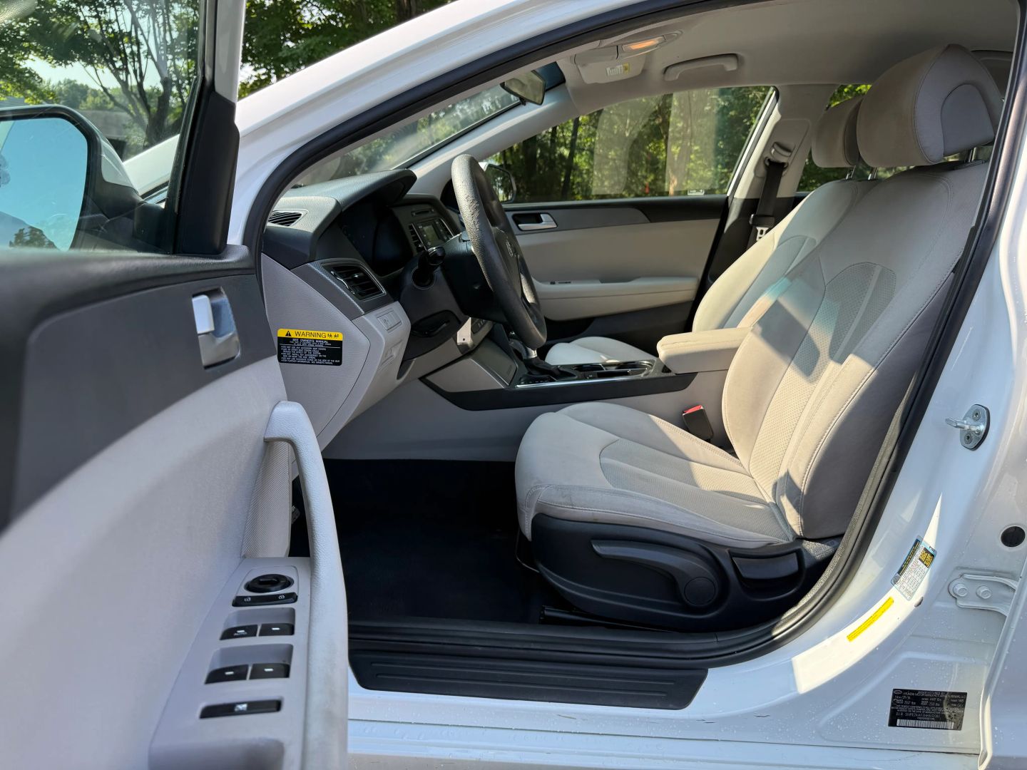 2017 Hyundai Sonata - Image 10