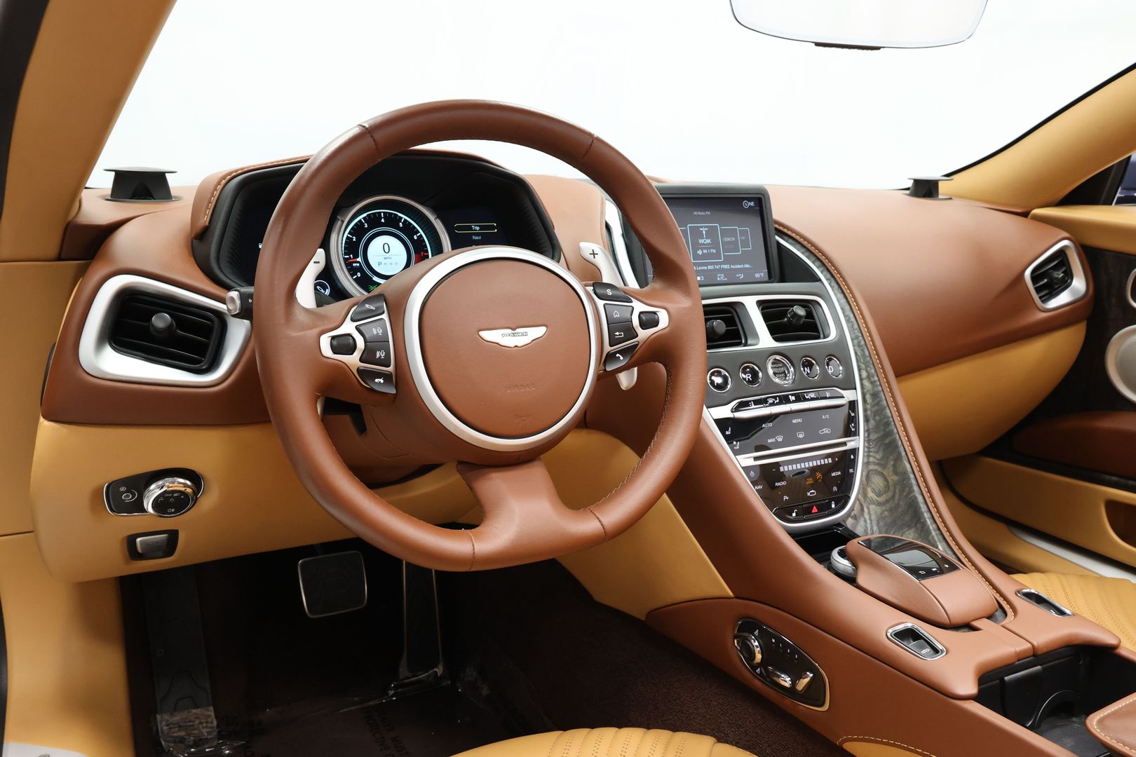 2019 Aston Martin Db11 - Image 2