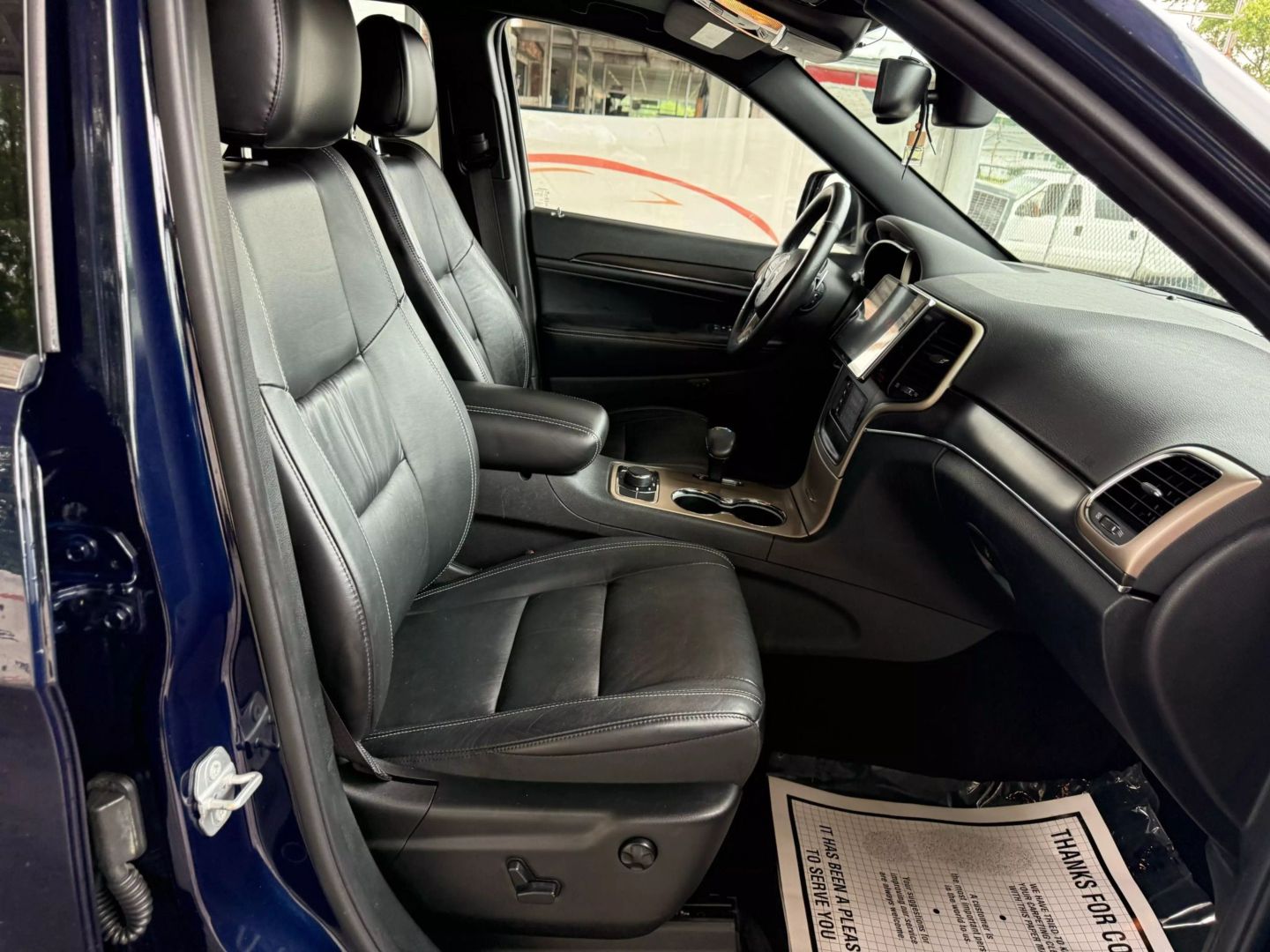 2015 Jeep Grand Cherokee - Image 25
