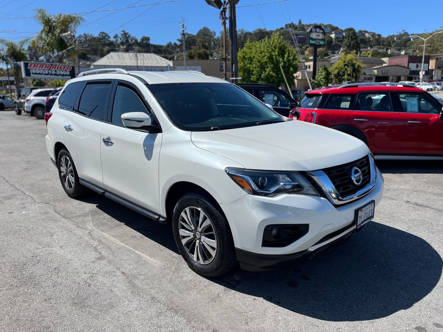 2017 Nissan Pathfinder  Vin: 5n1dr2mm9hc681748 Stock Id: 681748 - Image 1