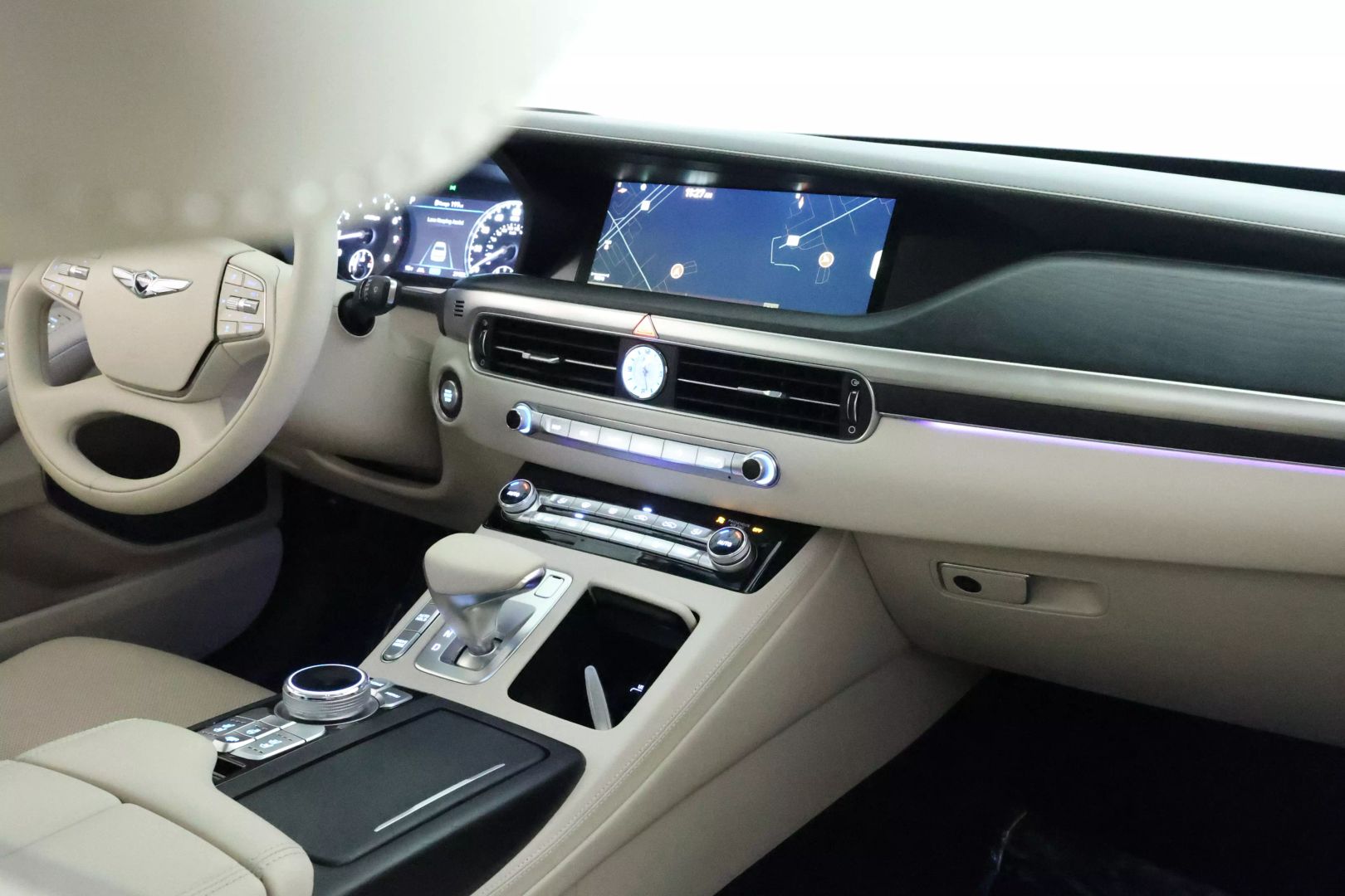 2020 Genesis G90 - Image 117