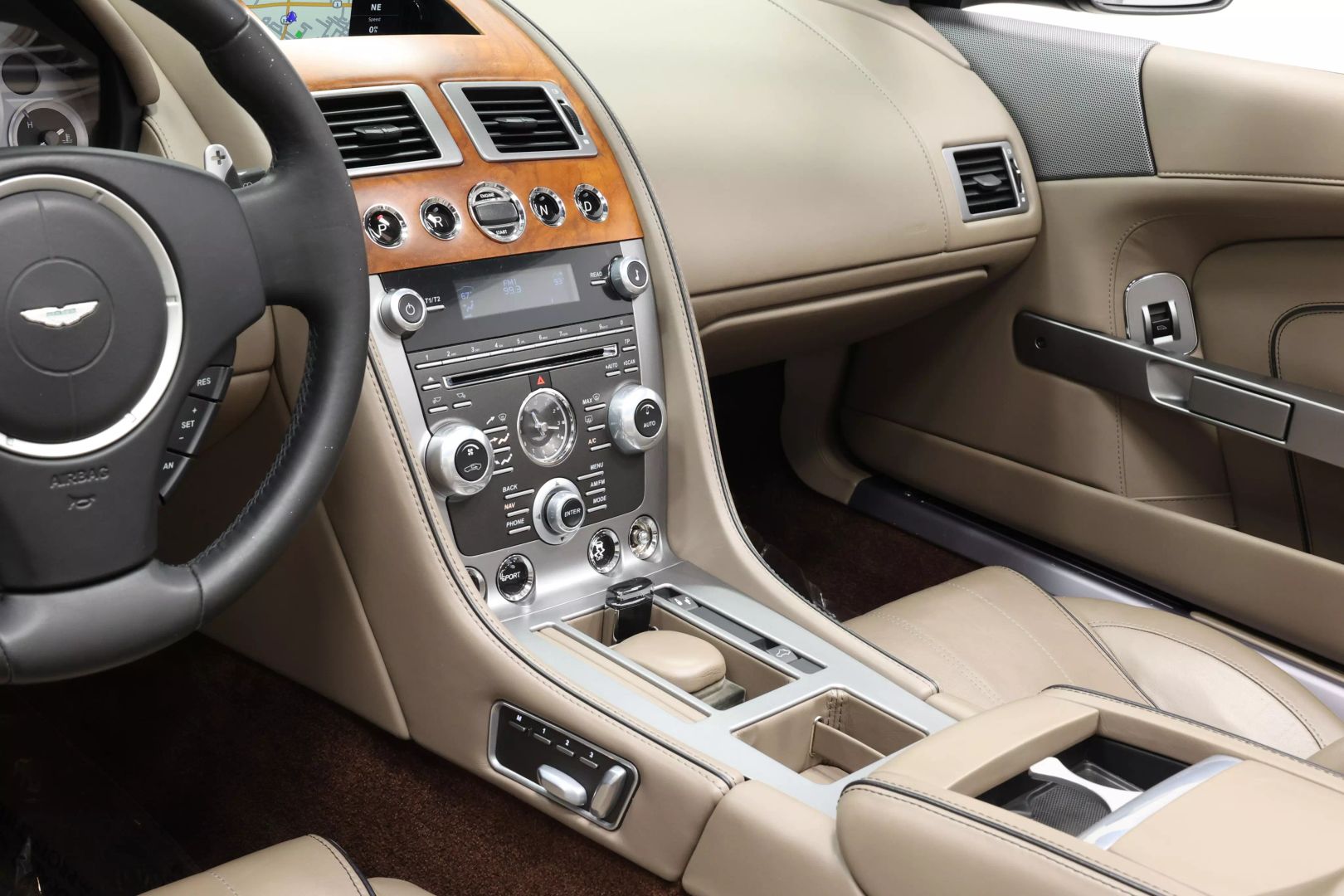 2015 Aston Martin Db9 - Image 42