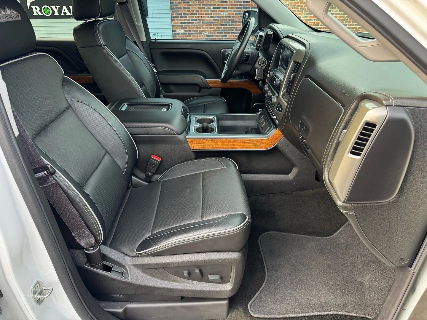 2017 Chevrolet Silverado 1500 Crew Cab - Image 18