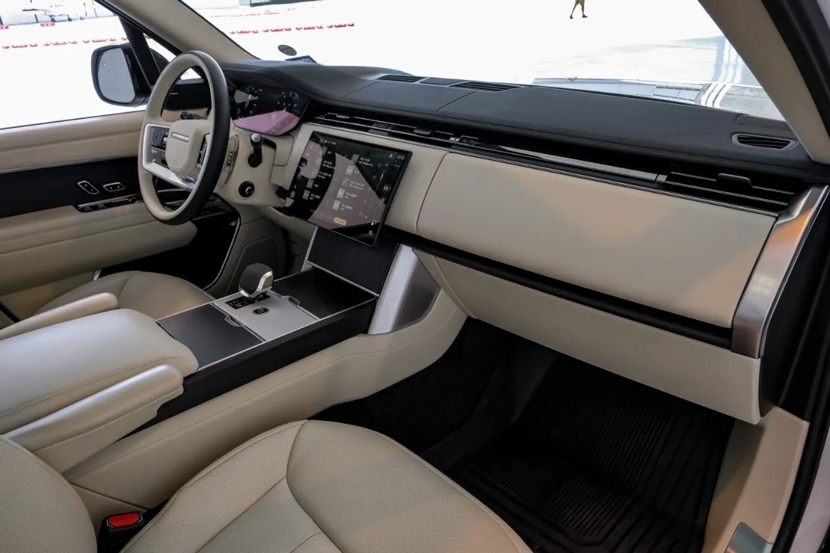 2024 Land Rover Range Rover - Image 15