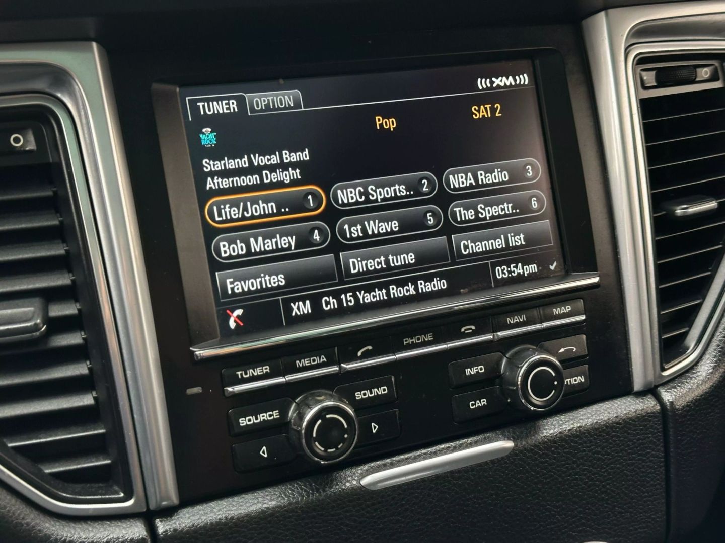 2015 Porsche Macan - Image 35