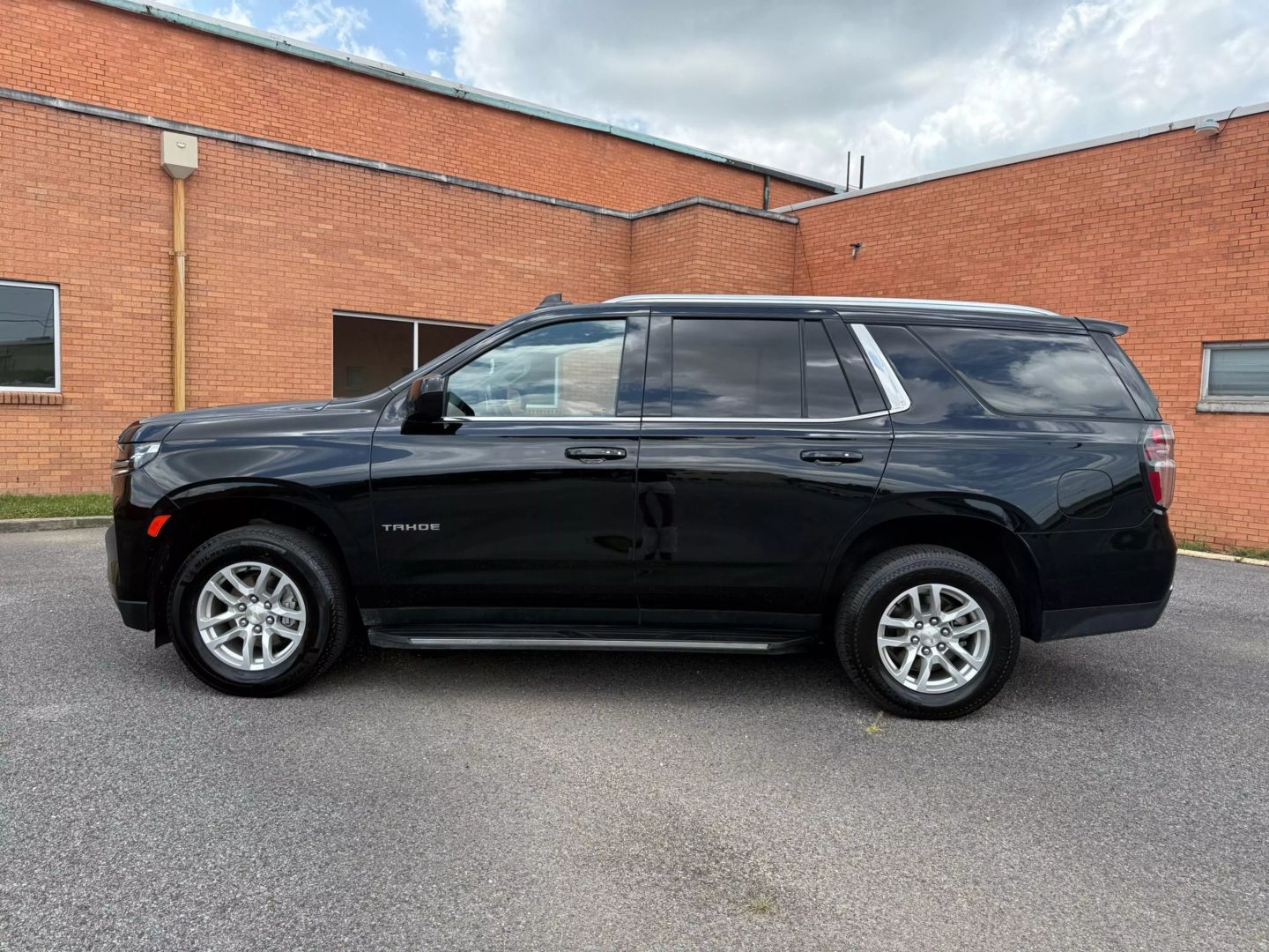 2024 Chevrolet Tahoe - Image 4