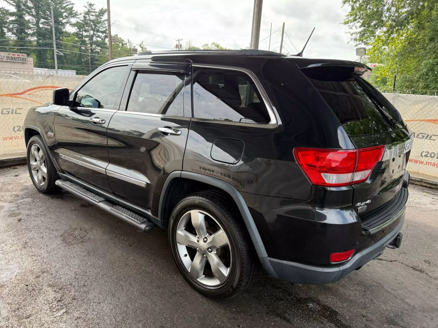 2013 Jeep Grand Cherokee - Image 13