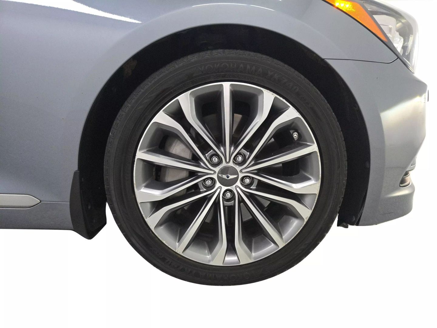 2015 Hyundai Genesis - Image 22