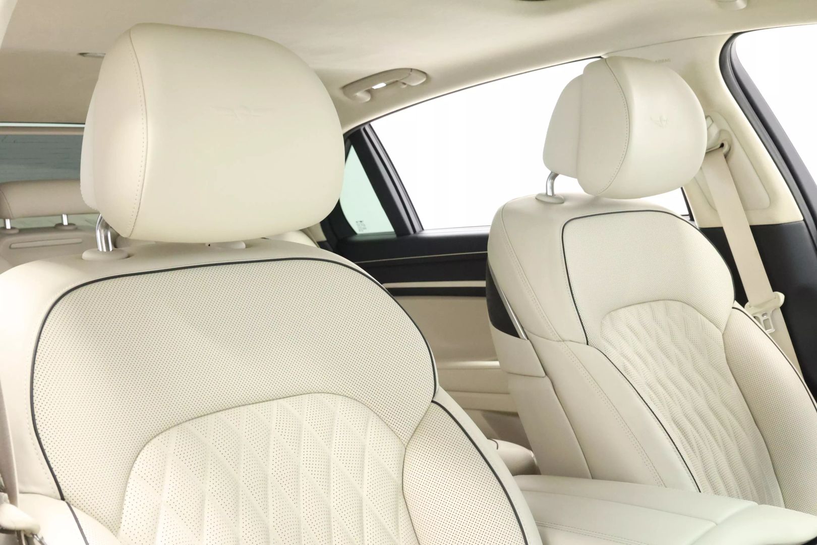 2020 Genesis G90 - Image 107