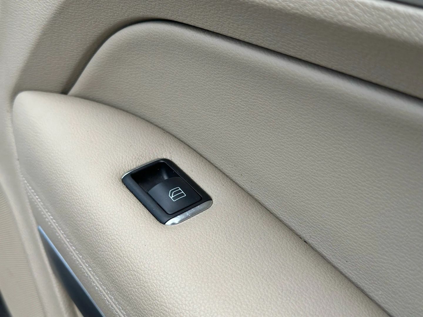 2012 MERCEDES-BENZ E-CLASS CONVERTIBLE V6, 3.5 LITER E 350 CONVERTIBLE 2D