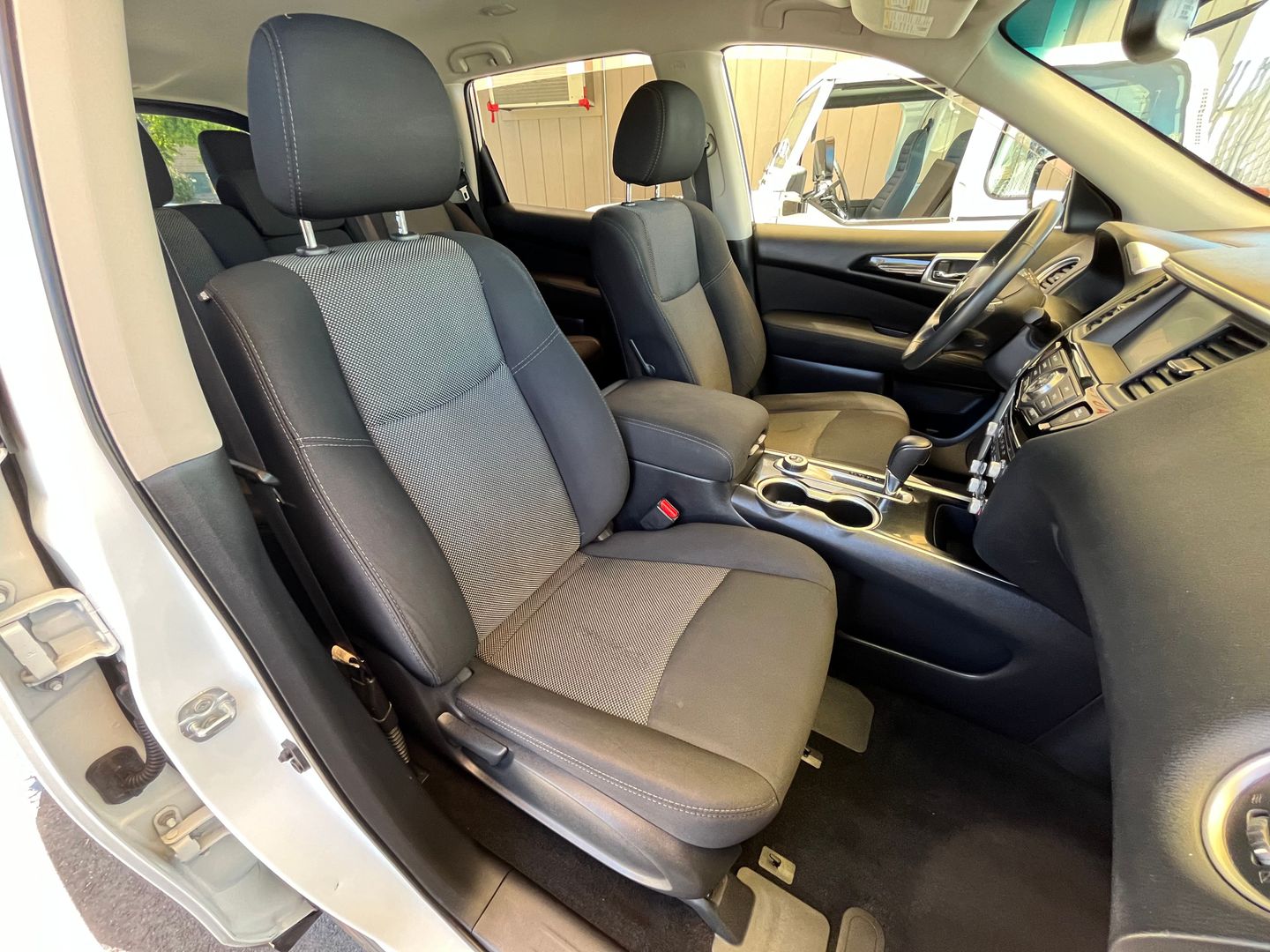 2017 Nissan Pathfinder  Vin: 5n1dr2mm9hc681748 Stock Id: 681748 - Image 14