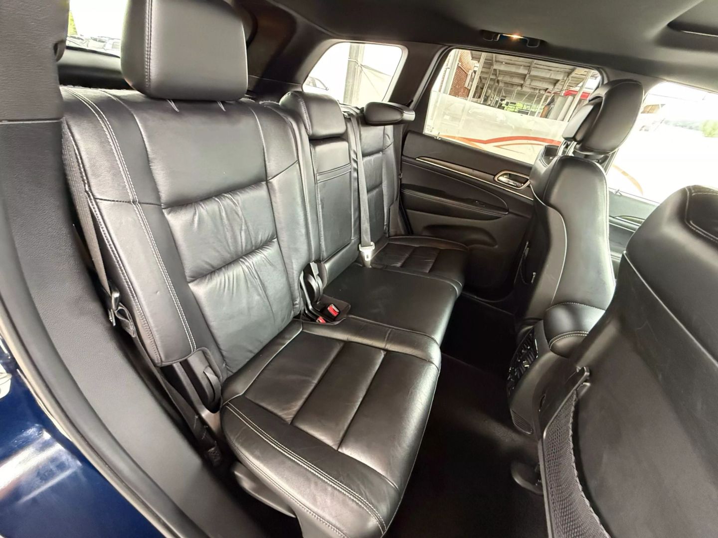 2015 Jeep Grand Cherokee - Image 23