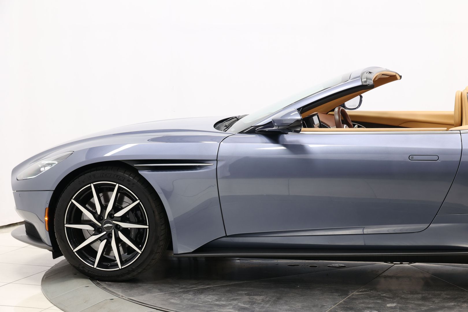 2019 Aston Martin Db11 - Image 7