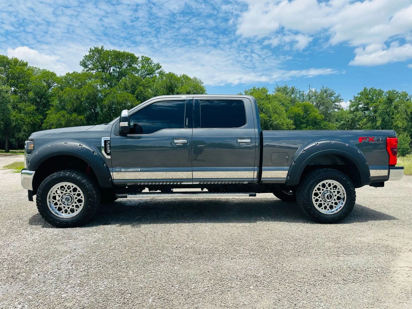 2017 Ford F250 Super Duty Crew Cab - Image 2