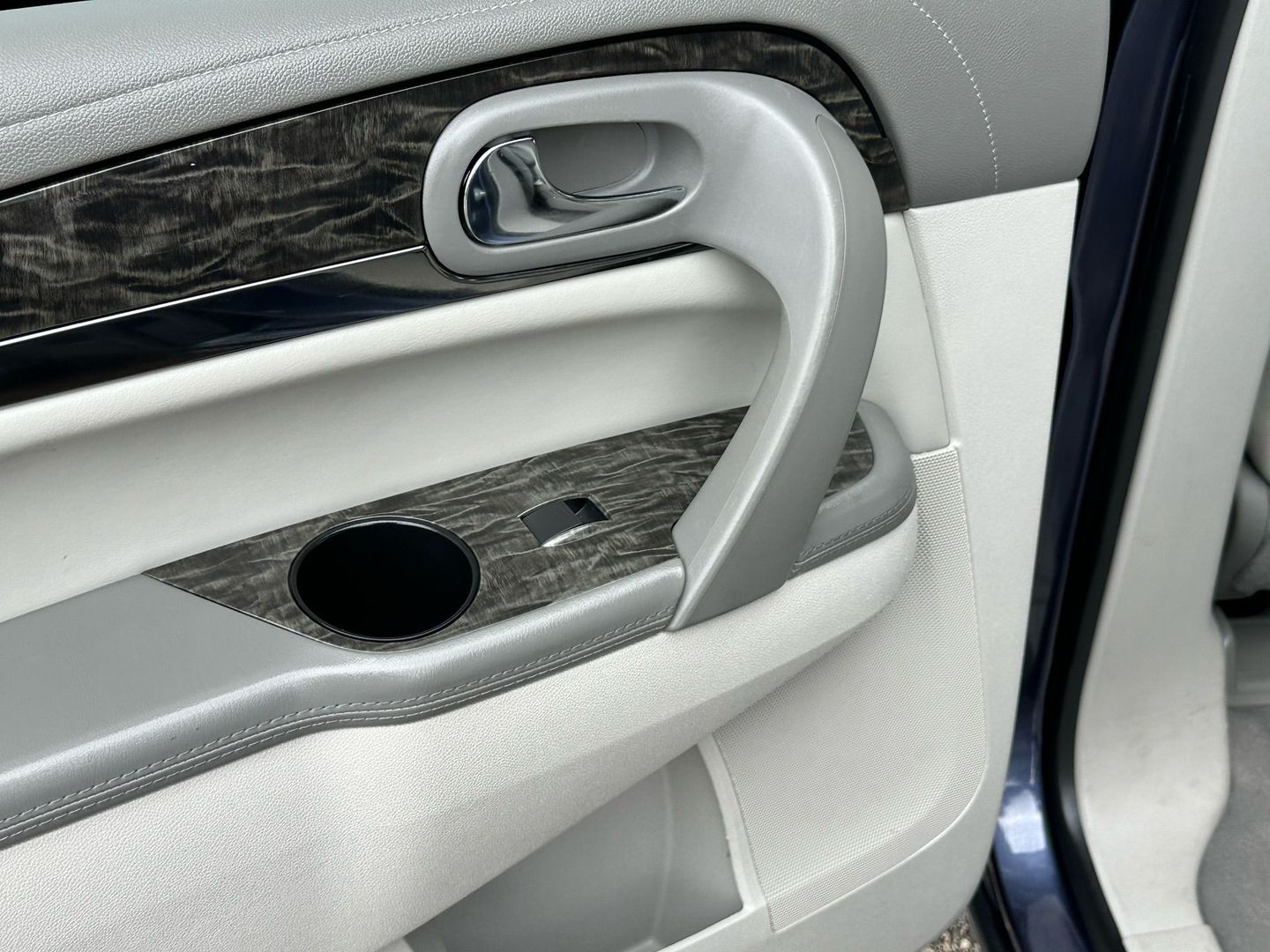 2014 Buick Enclave - Image 15