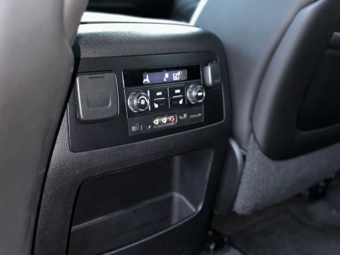 2015 GMC YUKON XL SUV V8, ECOTEC3, FF, 6.2L DENALI SPORT UTILITY 4D