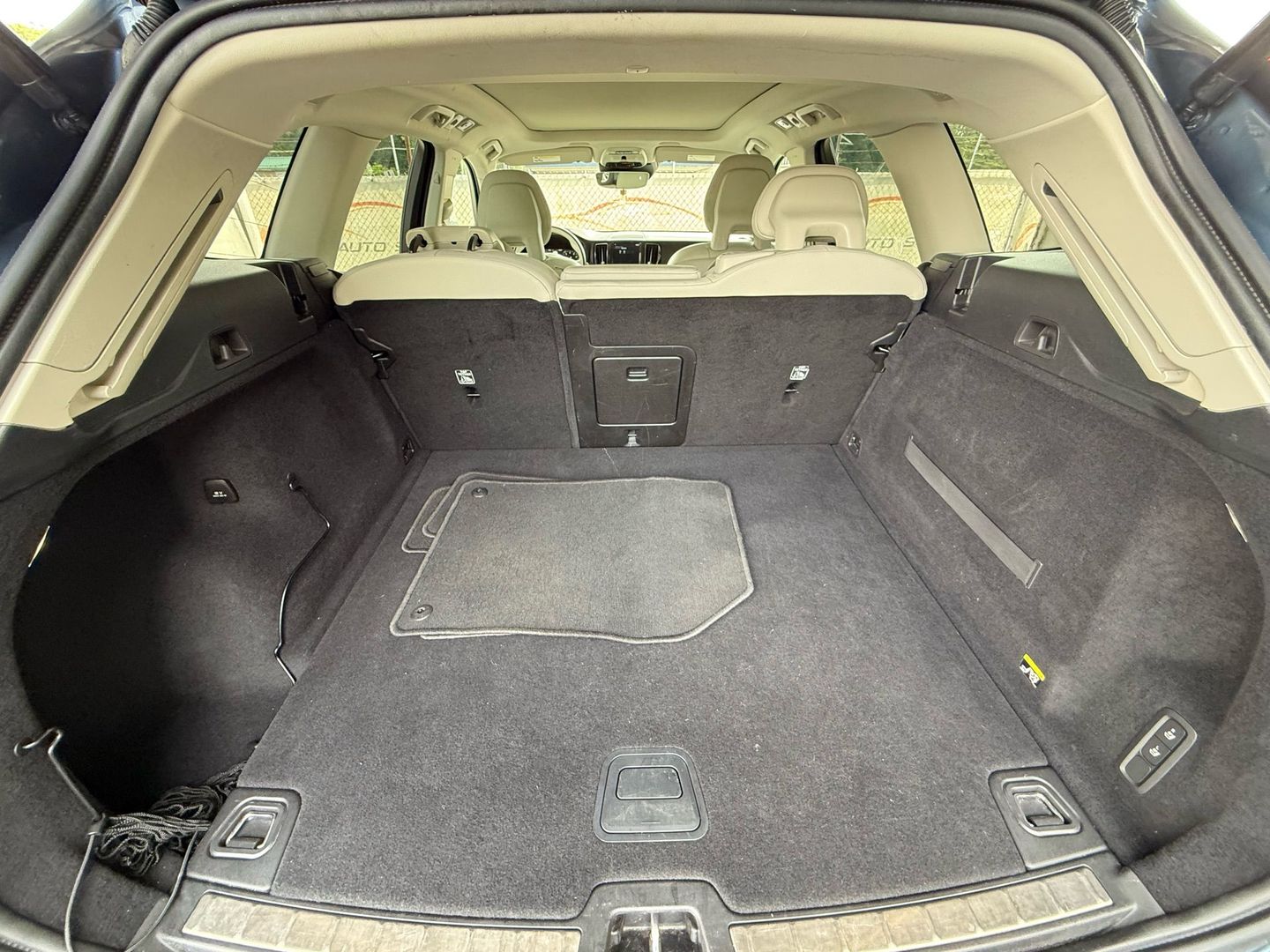 2018 Volvo Xc60 - Image 20