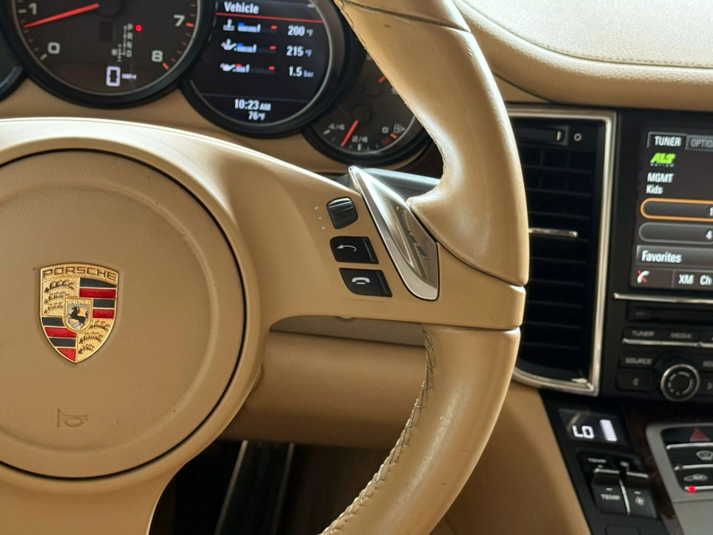 2015 Porsche Panamera - Image 36