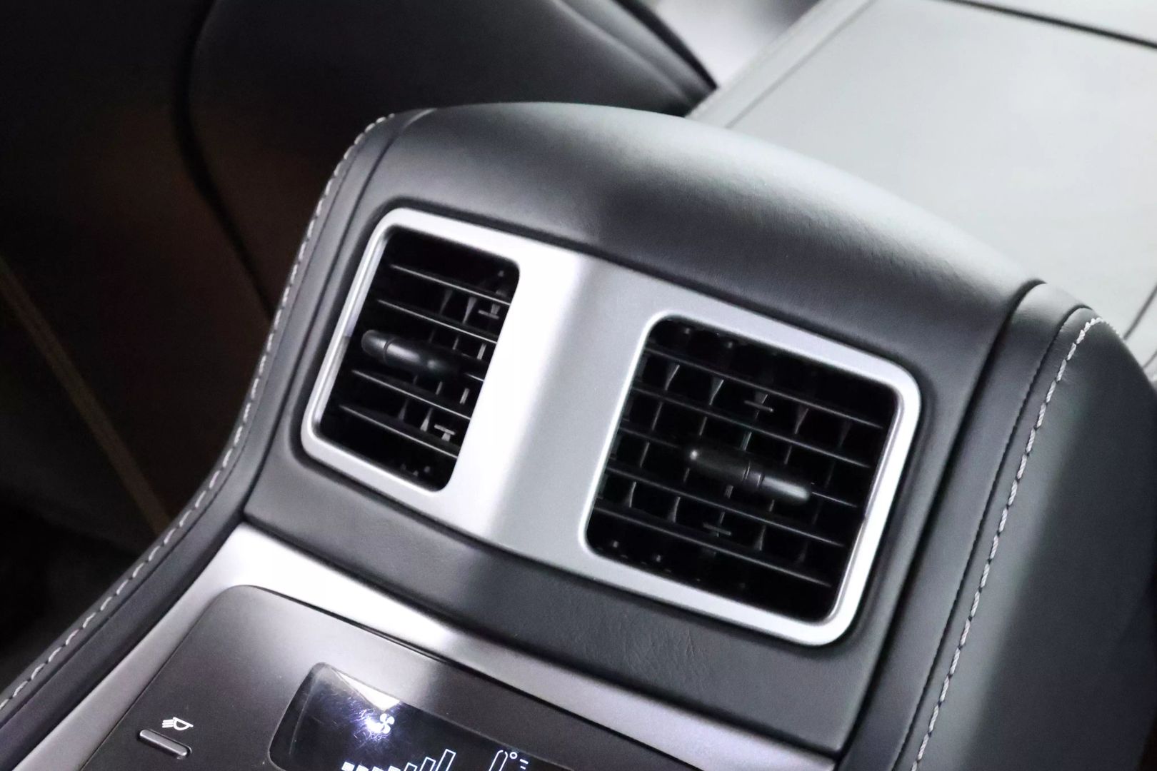 2011 Aston Martin Rapide - Image 77